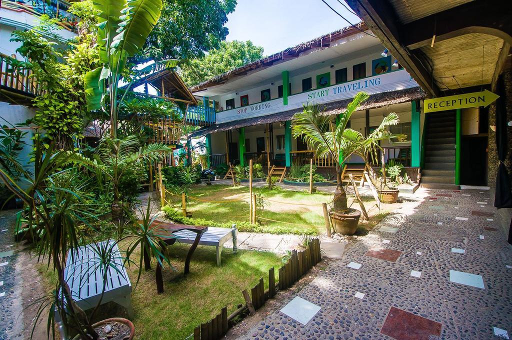 Jeepney Hostel And Kite Resort Balabag  Zewnętrze zdjęcie