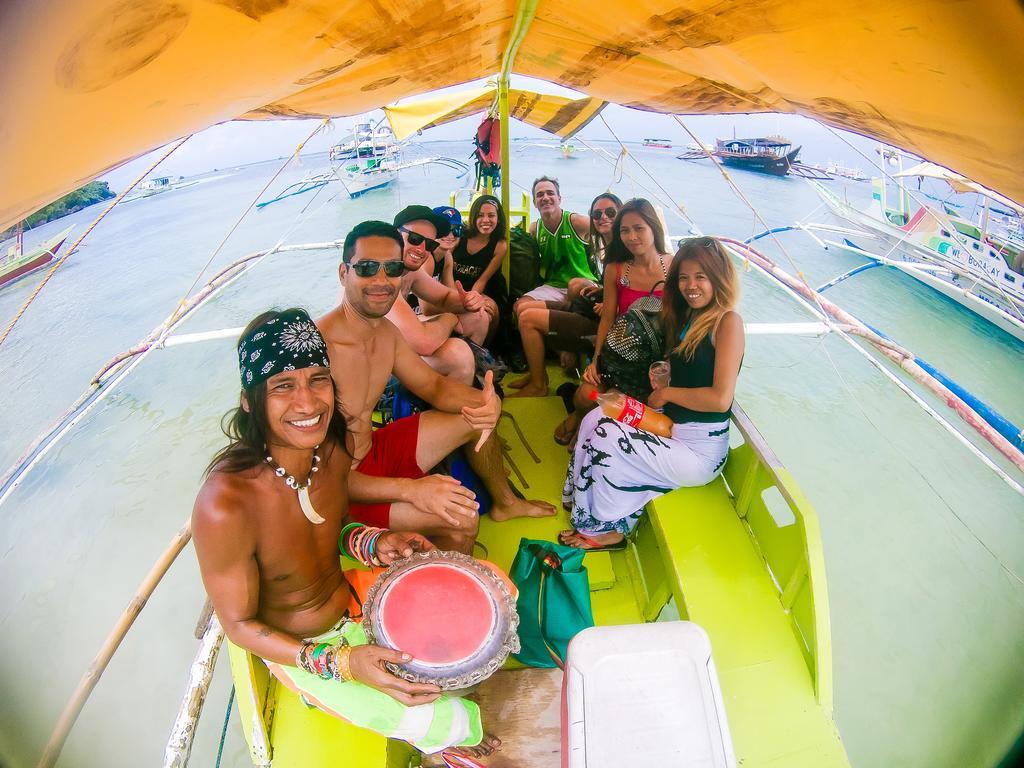 Jeepney Hostel And Kite Resort Balabag  Zewnętrze zdjęcie