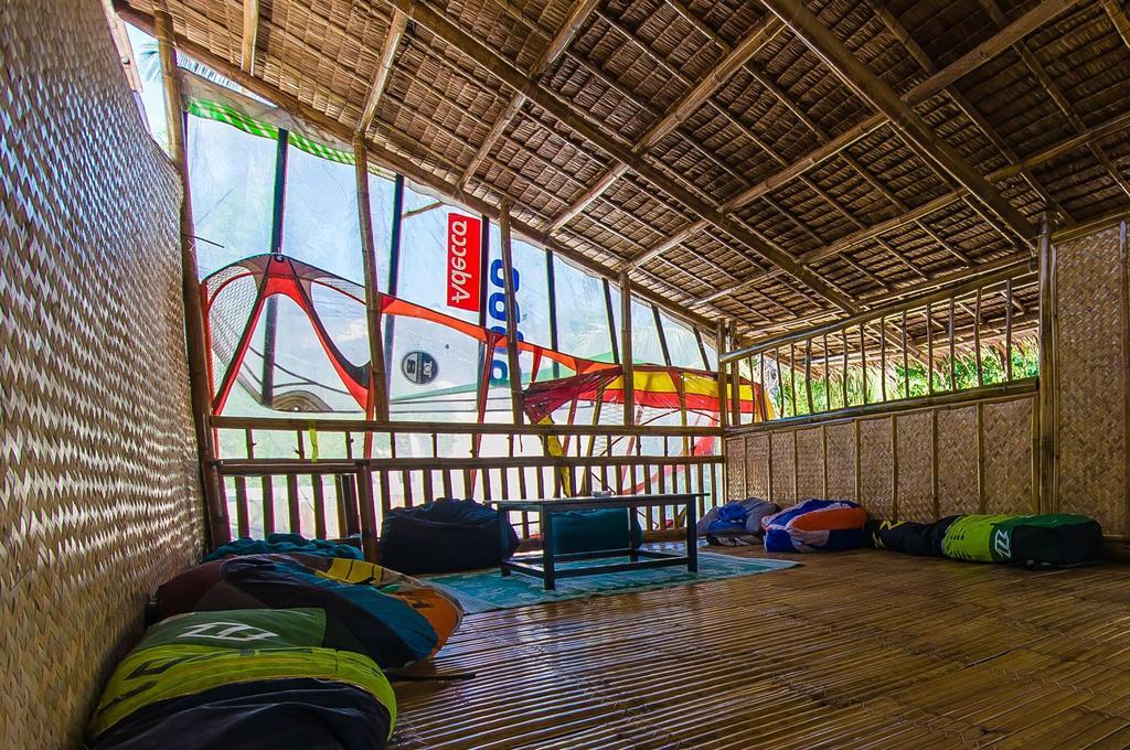 Jeepney Hostel And Kite Resort Balabag  Zewnętrze zdjęcie