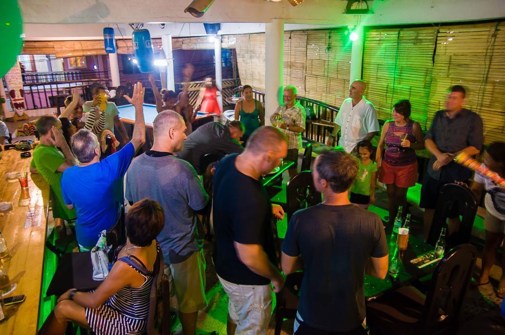Jeepney Hostel And Kite Resort Balabag  Zewnętrze zdjęcie
