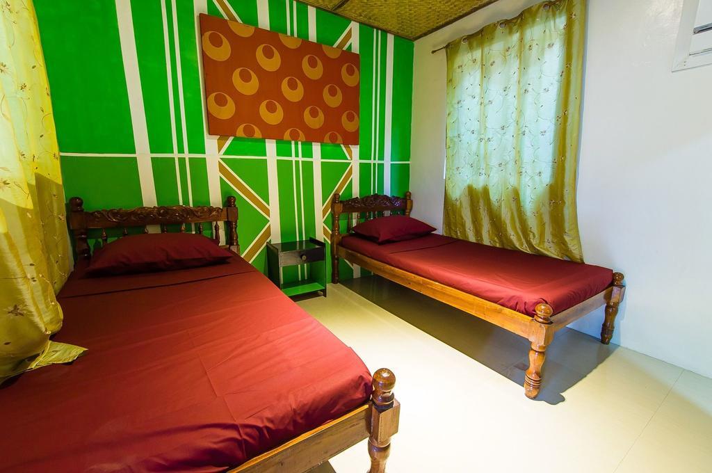 Jeepney Hostel And Kite Resort Balabag  Zewnętrze zdjęcie